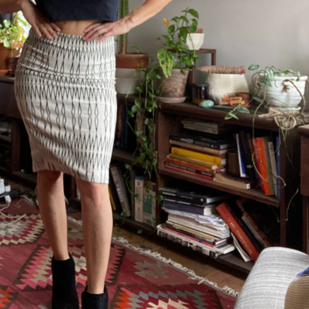 Zara Skirt | Zara Trafaluc Tribal Print Pencil Skirt | Black/White | Size M